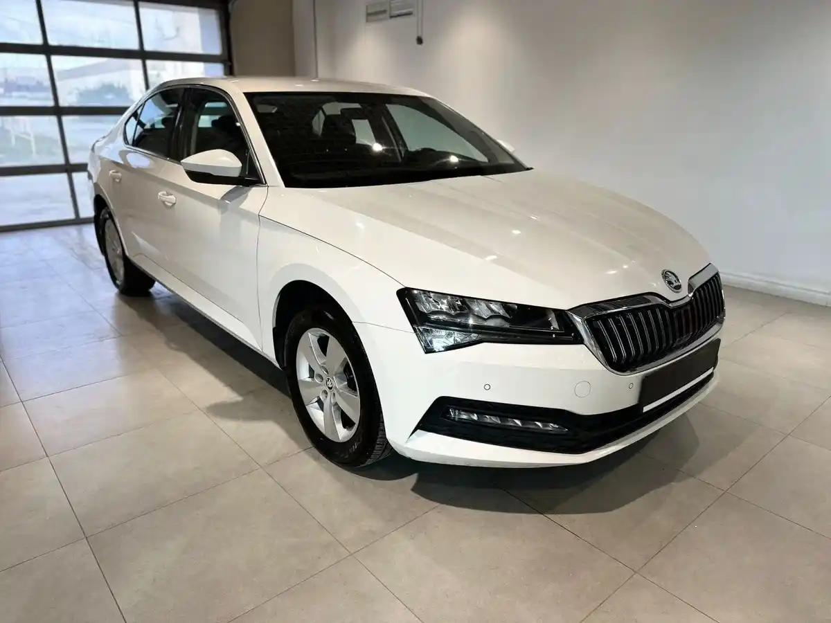 Skoda Superb в наличии по цене от 1 550 000 рублей